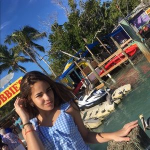 Meet your Posher, Manuela